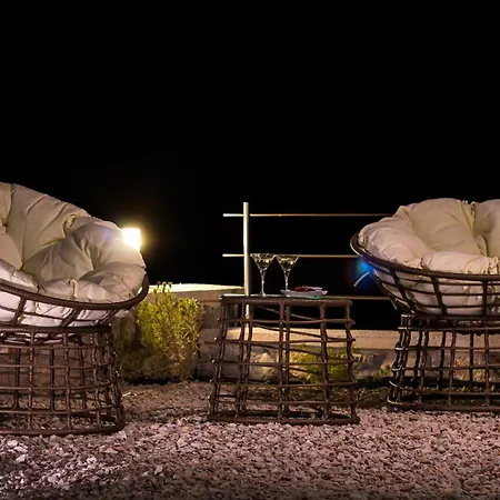 Francis & Gregorys Luxury Villa Afantou