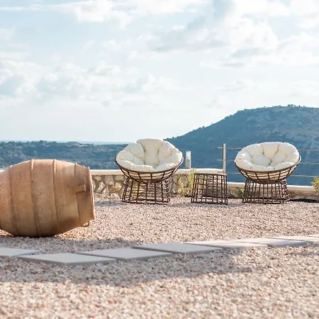 Francis & Gregorys Luxury Αφάντου