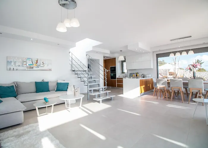 Francis & Gregorys Luxury Villa