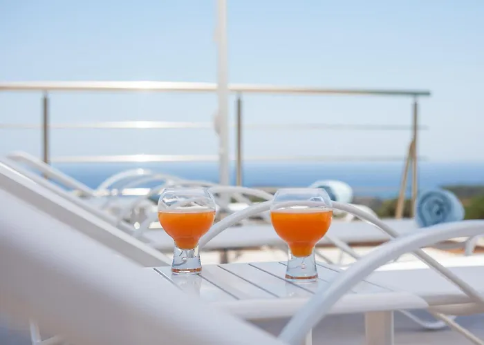 Francis & Gregorys Luxury * Afantou