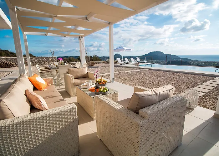 Francis & Gregorys Luxury * Afantou