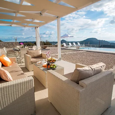 Francis & Gregorys Luxury *