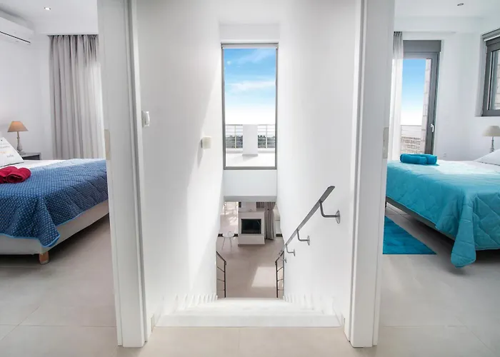 Francis & Gregorys Luxury Vila