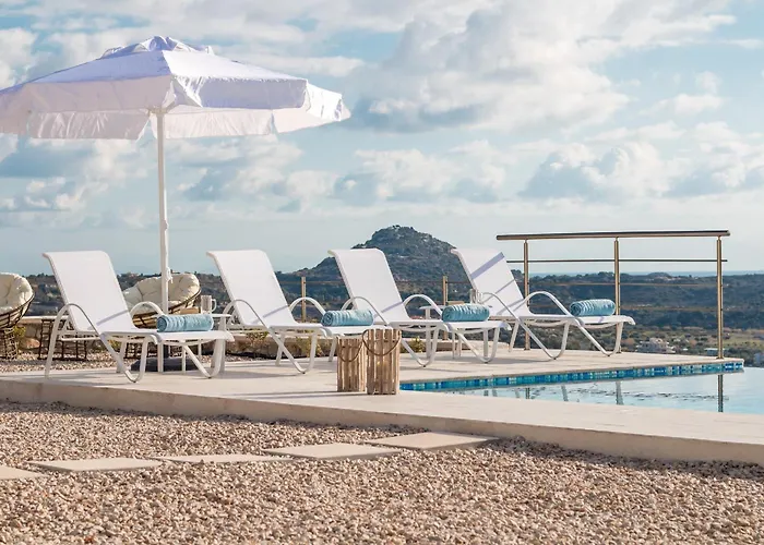 Francis & Gregorys Luxury Vila *