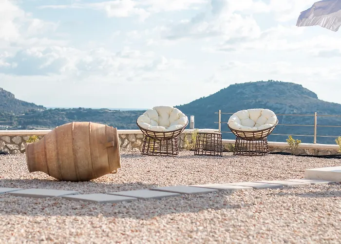 Francis & Gregorys Luxury Afantou