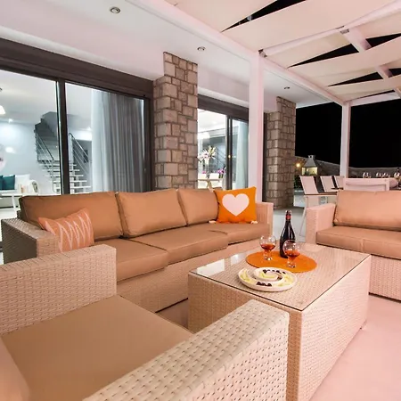 Villa Francis & Gregorys Luxury Afantou