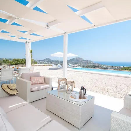 Francis & Gregorys Luxury * Afantou