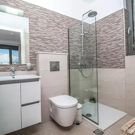 Francis & Gregorys Luxury Vilă *