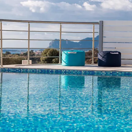 Francis & Gregorys Luxury Afantou