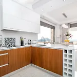 Francis & Gregorys Luxury Villa Afantou
