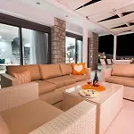 Villa Francis & Gregorys Luxury Afantou