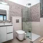 Francis & Gregorys Luxury Villa *