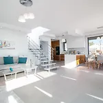 Francis & Gregorys Luxury Villa Afantou