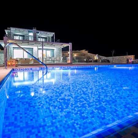 Francis & Gregorys Luxury *