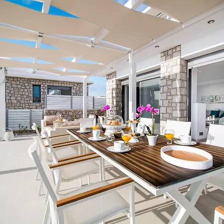Вилла Francis & Gregorys Luxury *