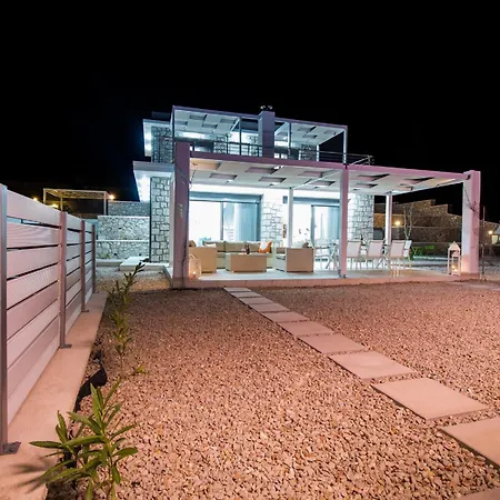 Вилла Francis & Gregorys Luxury *