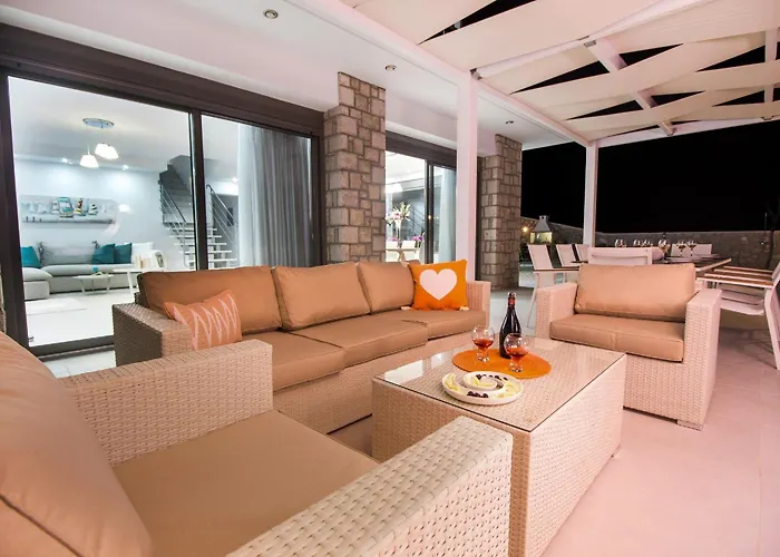 Willa Francis & Gregorys Luxury Afandu