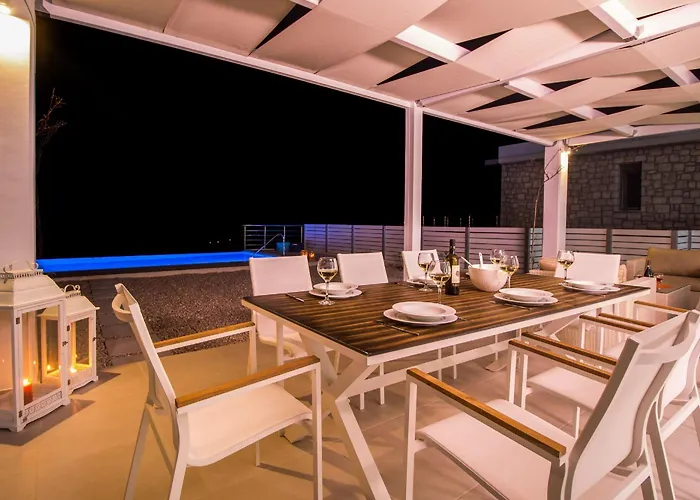 Francis & Gregorys Luxury Willa Afandu